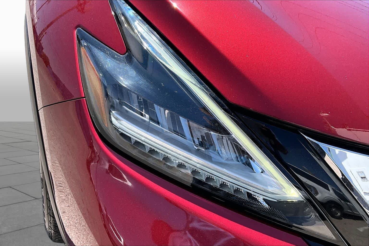 Used 2020 Cayenne Red Metallic Nissan SV image 27