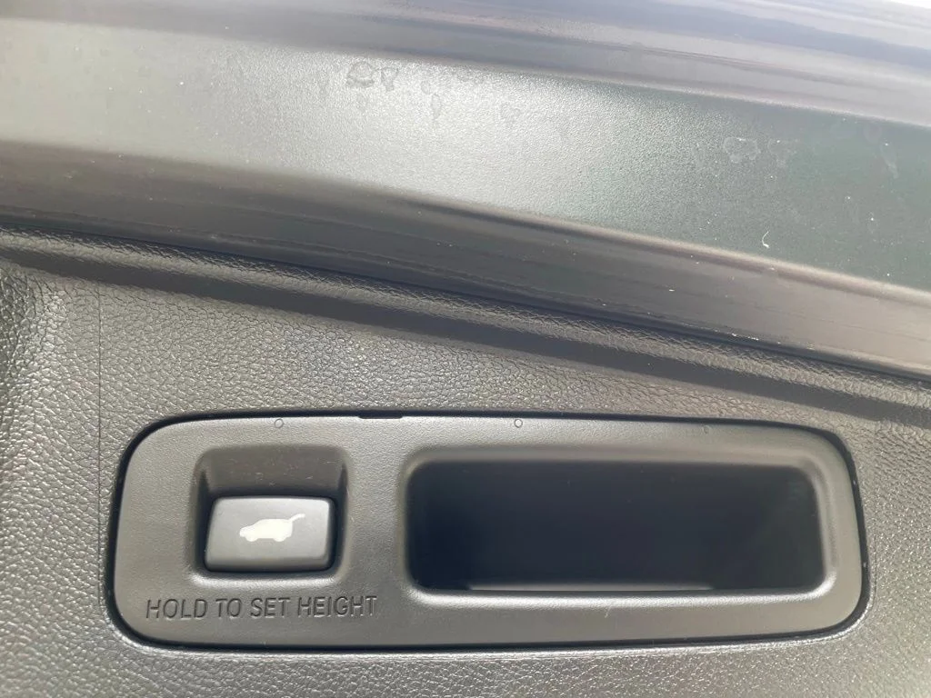 Used 2020 Black Honda EX-L image 10