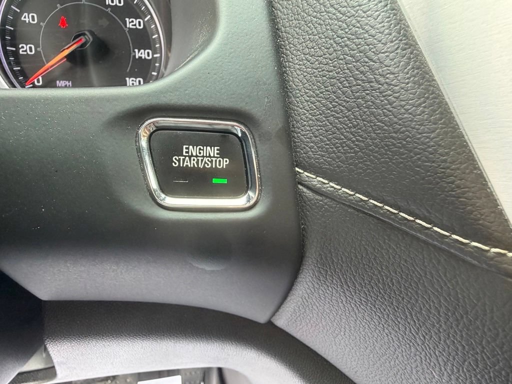 Used 2022 Summit White GMC SLE image 27