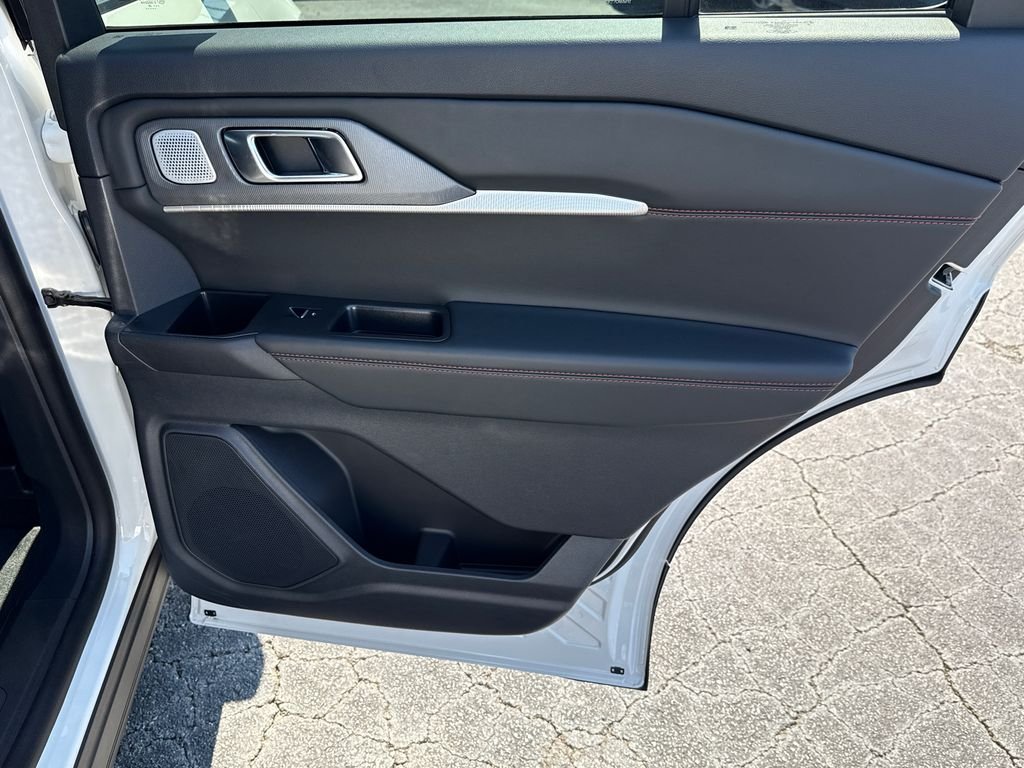 2025 Ford Explorer ST - Photo 16