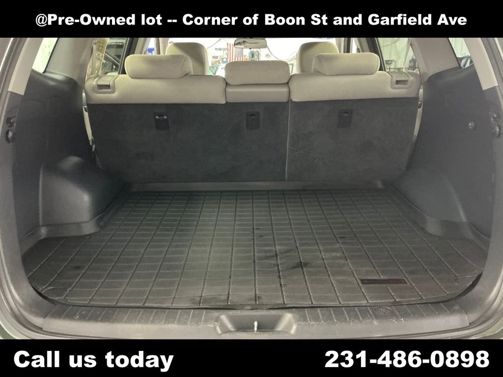 Used 2009 Silver Hyundai GLS image 26
