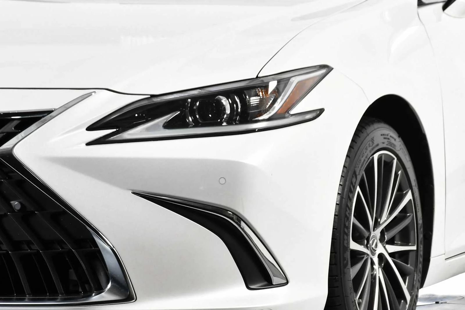 Certified Used 2023 EMINENT WHITE PEARL Lexus  image 9