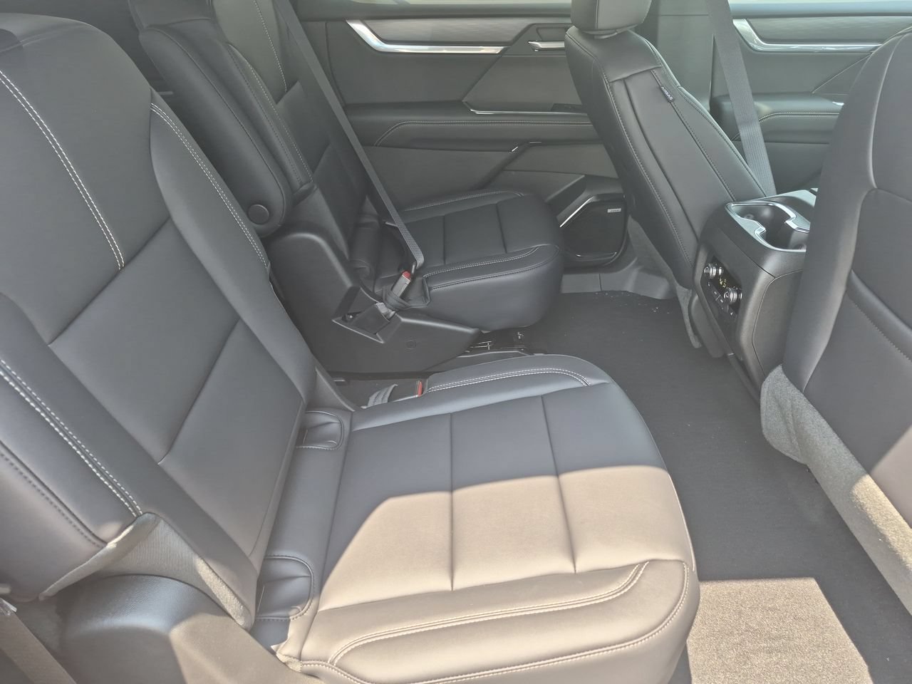 2026 GMC Acadia Elevation - Photo 25