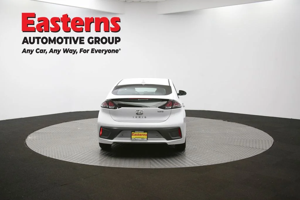 Used 2022 White Hyundai Limited image 38