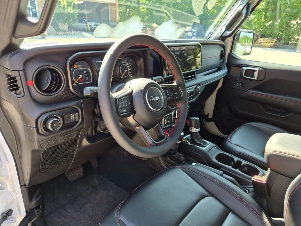 Used 2024 White Jeep Rubicon image 13
