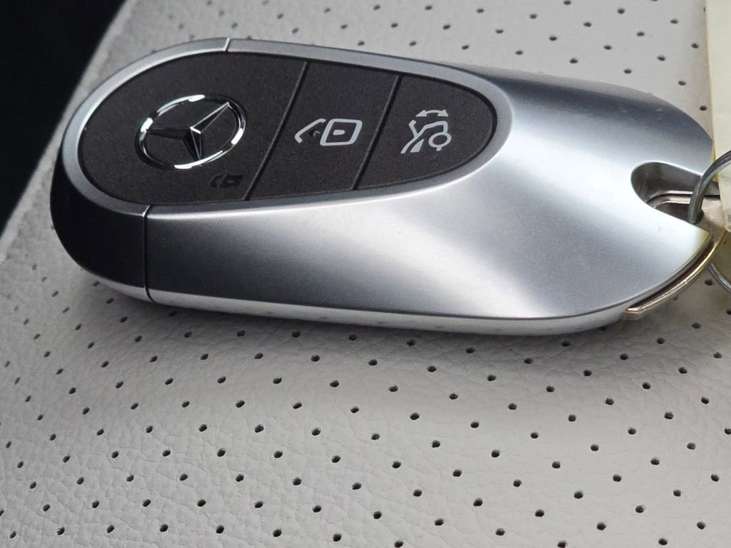 New 2026 Graphite Grey Metallic Mercedes-Benz GLC 300 image 74
