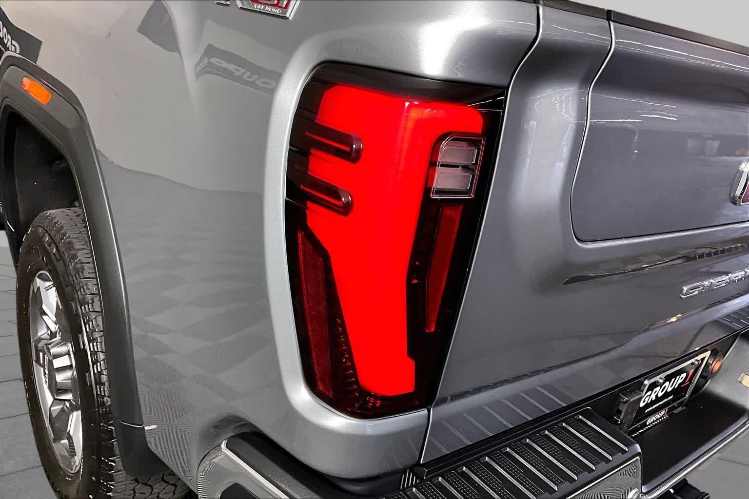 Certified Used 2025 Sterling Metallic GMC SLT image 25
