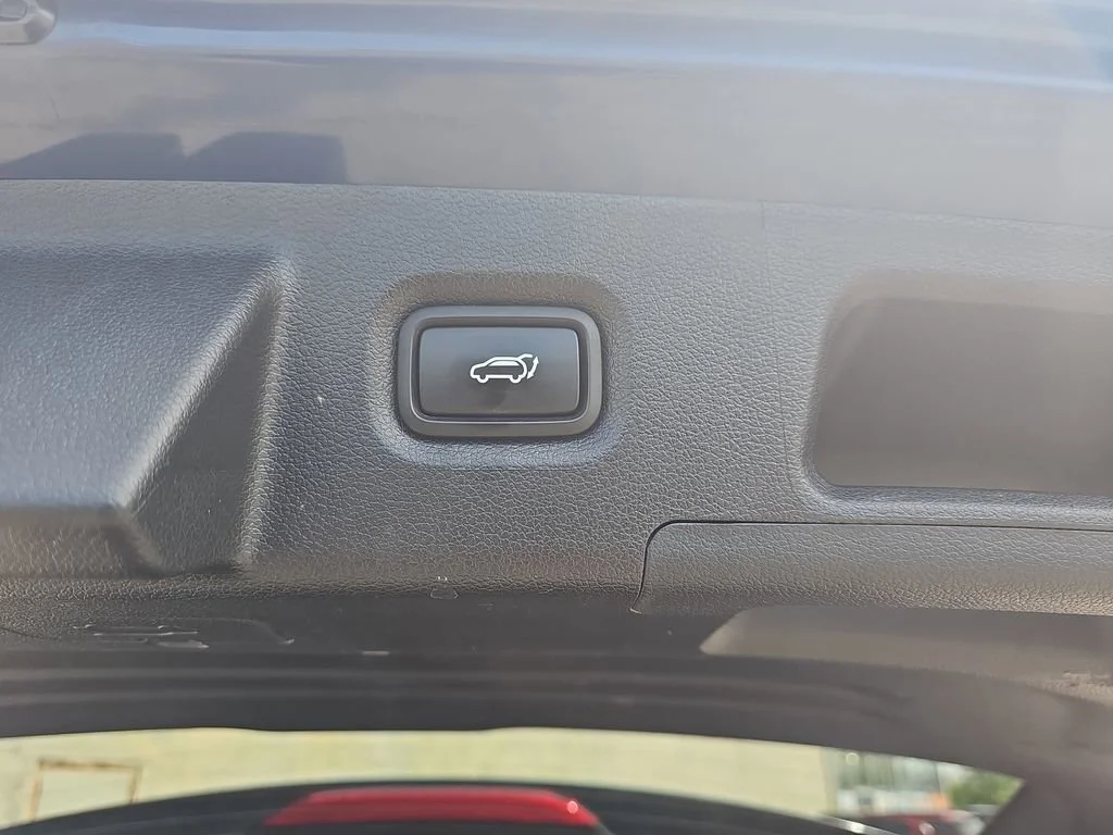 Used 2023 Blue Hyundai SEL image 17