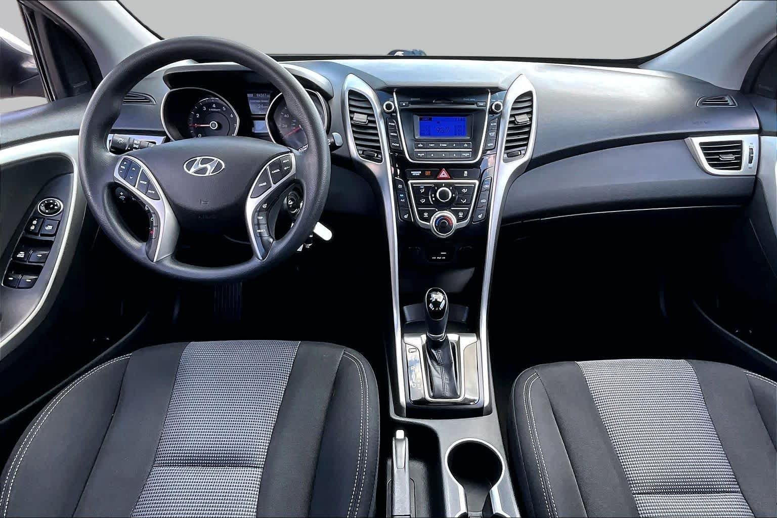 Used 2016 Titanium Gray Metallic Hyundai  image 16