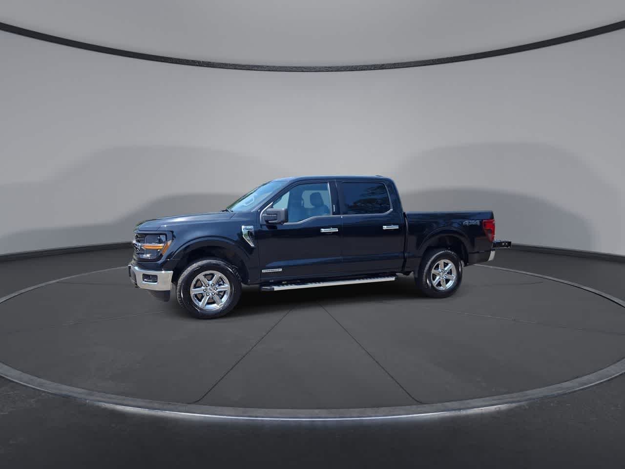 Used 2024 Agate Black Metallic Ford XLT image 4