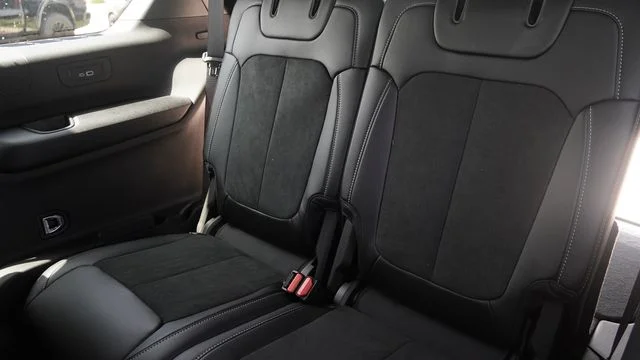 New 2026 Velvet Red Pearl-Coat Exterior Paint Jeep Altitude image 14