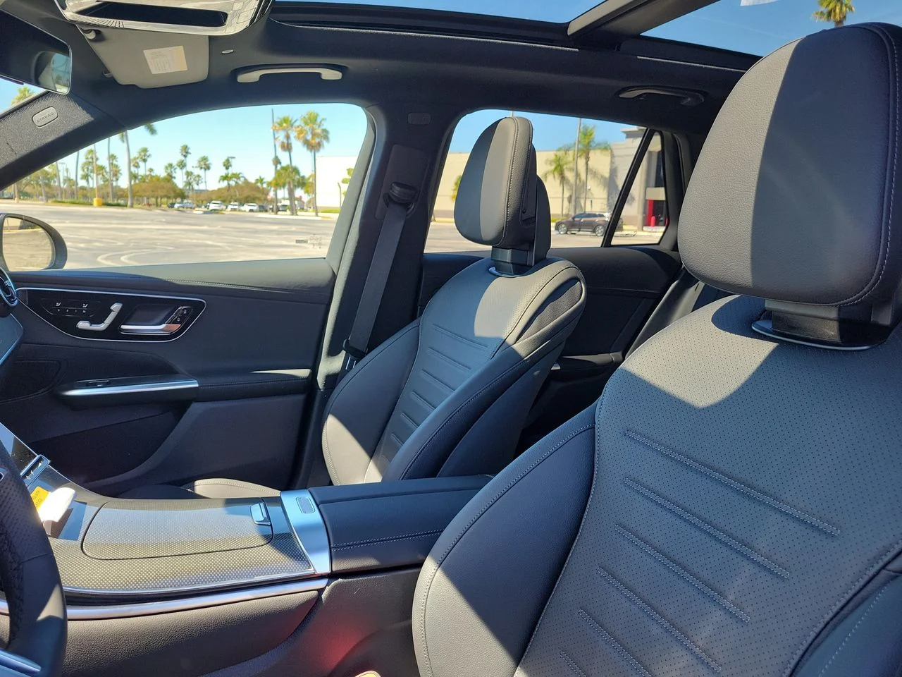 New 2026 Black Mercedes-Benz GLC 300 image 21