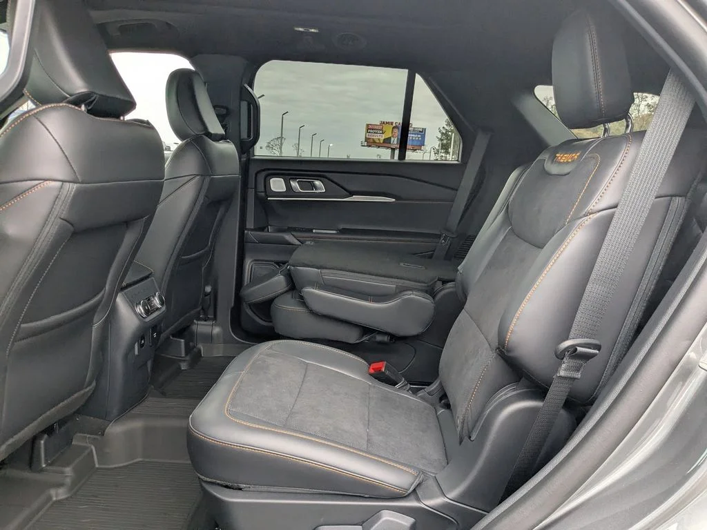 New 2026 Carbonized Gray Metallic Ford Tremor image 15