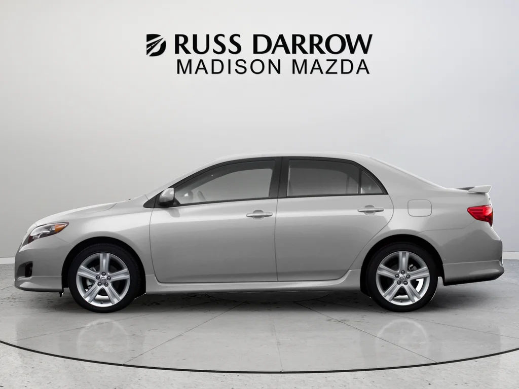 Used 2009 Silver Toyota Base image 2