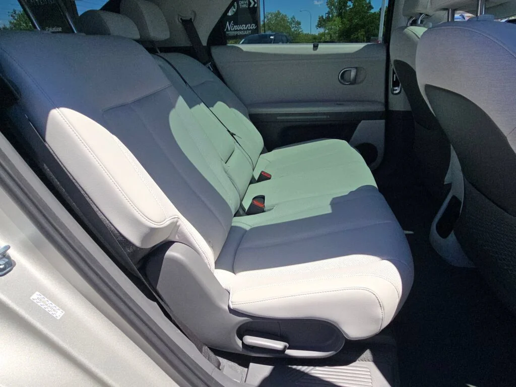 Used 2023 Gold Hyundai Limited image 9