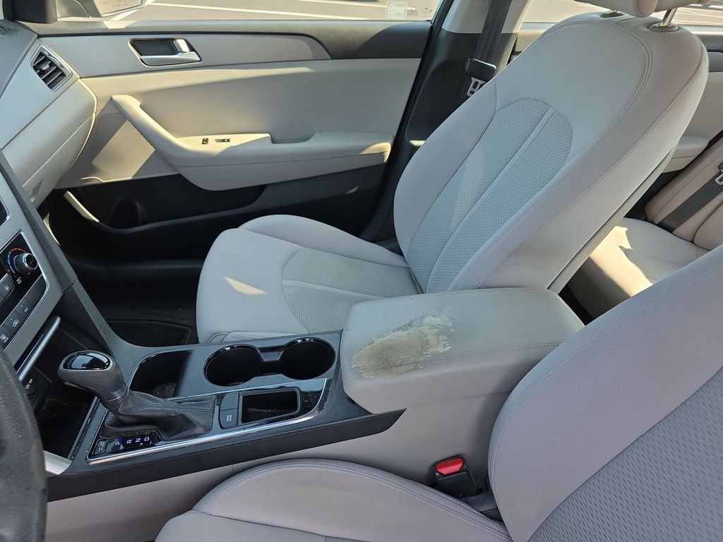Used 2015 Blue Hyundai SE image 13