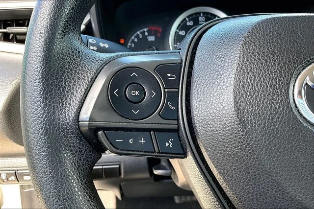 Used 2022 Silver Toyota LE image 10