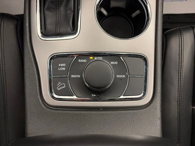 Used 2022 Black Jeep Limited image 35