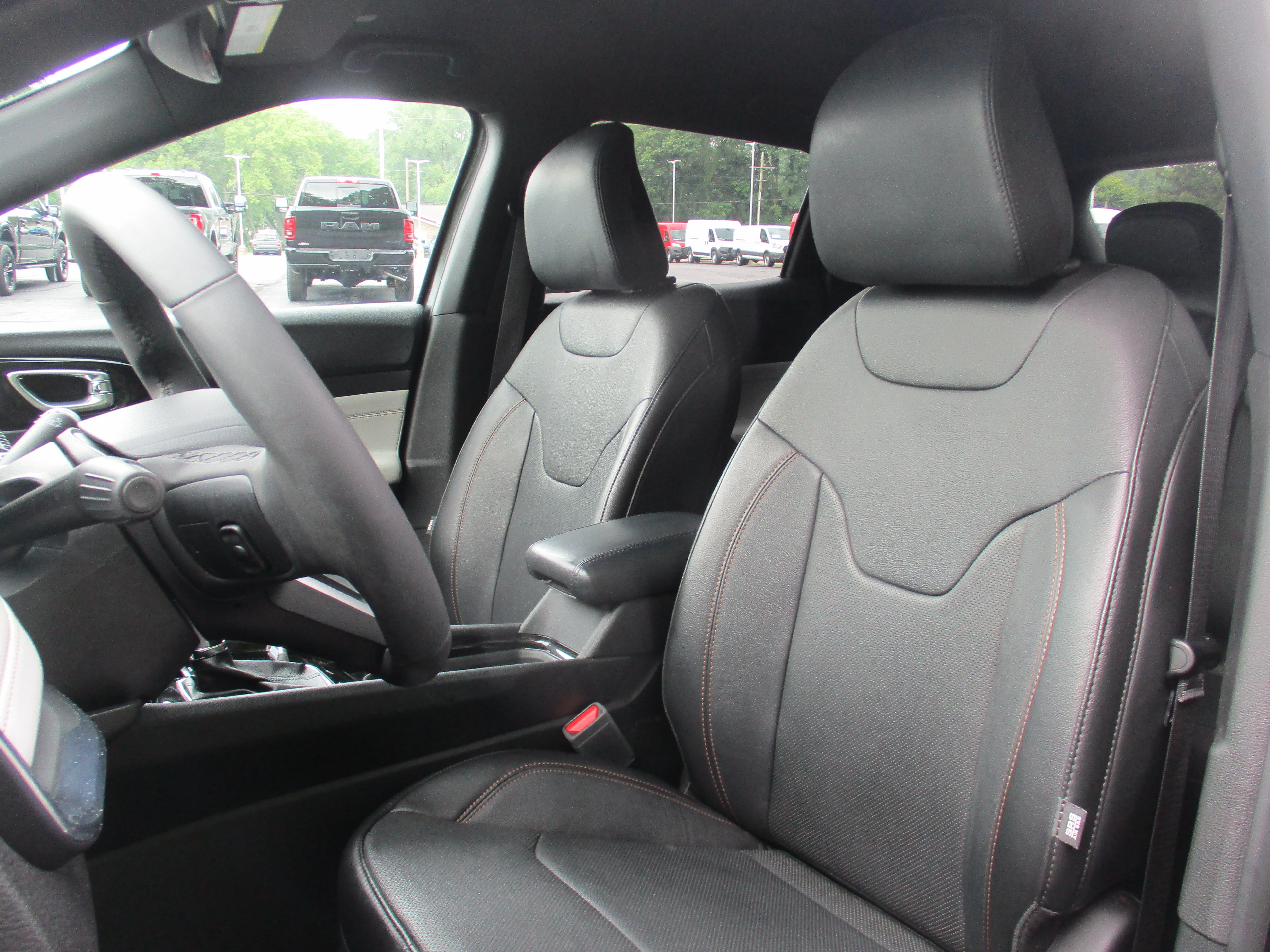 Used 2023 Granite Crystal Metallic Clearcoat Jeep Limited image 21
