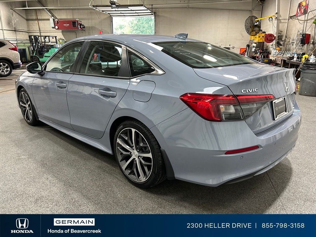 Used 2022 Sonic Gray Pearl Honda Touring image 6