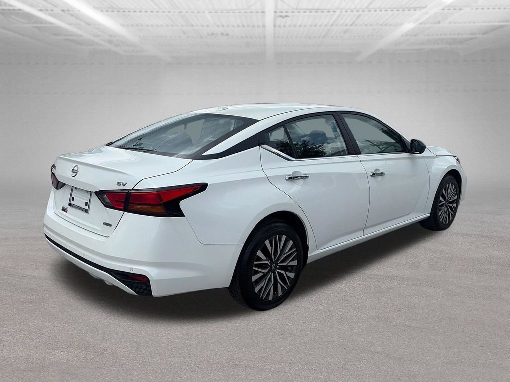 Used 2024 Pearl White Nissan 2.5 SV image 6