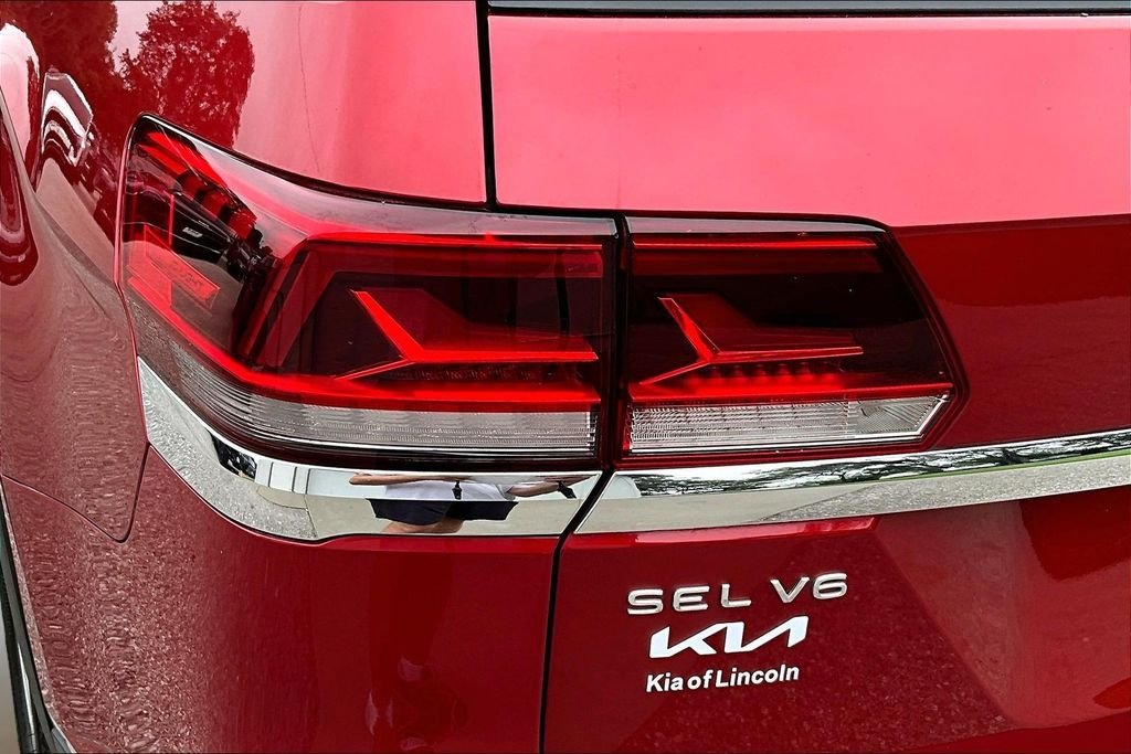 Used 2021 Red Metallic Volkswagen SEL image 22