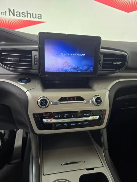 Used 2023 White Ford XLT image 25