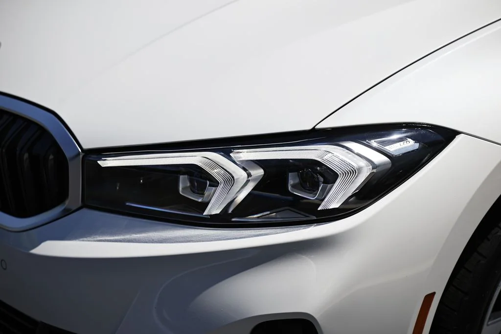 Used 2026 Mineral White Metallic BMW 330i xDrive image 18