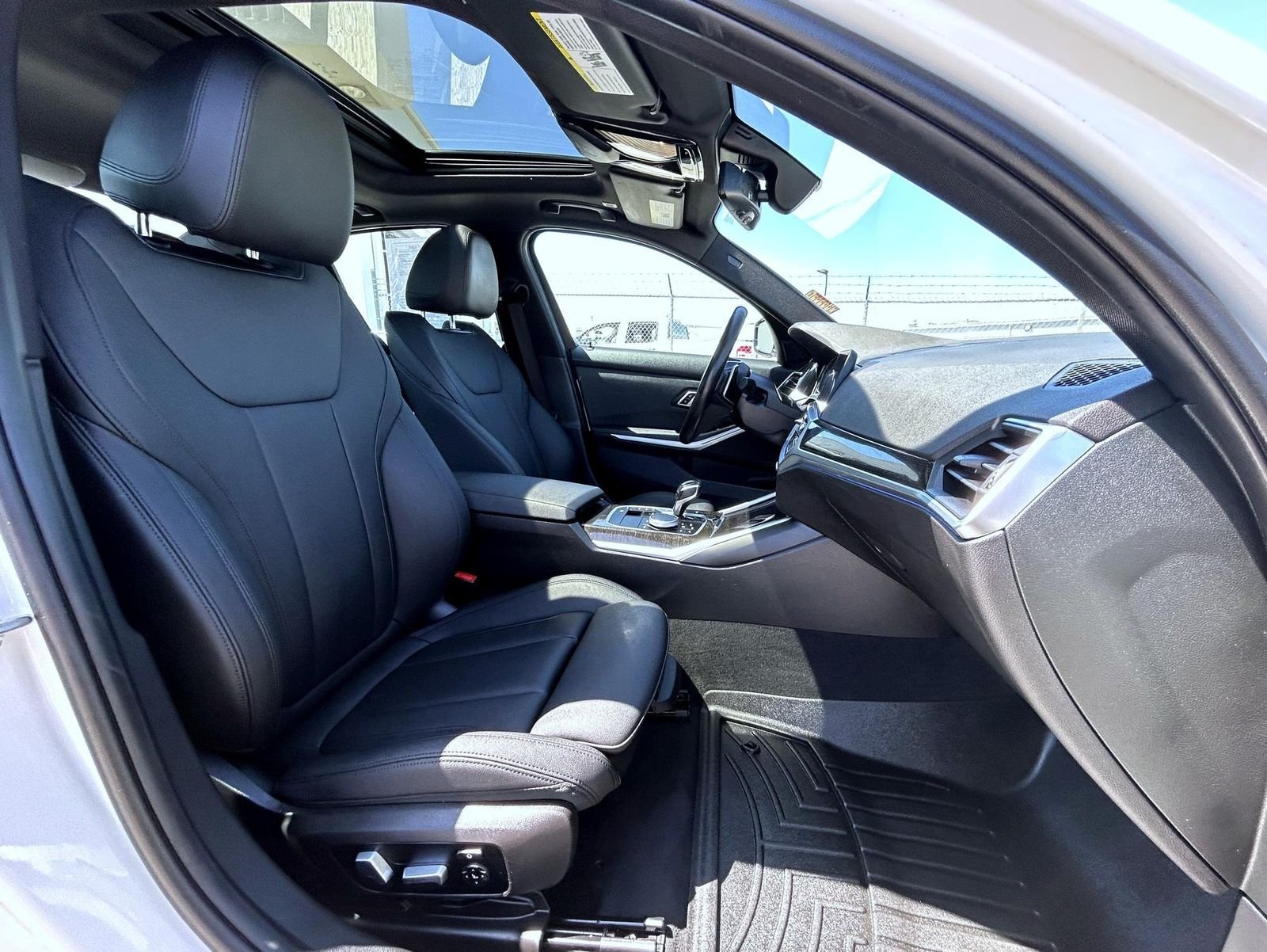 2021 BMW 3 Series 330i - Photo 17