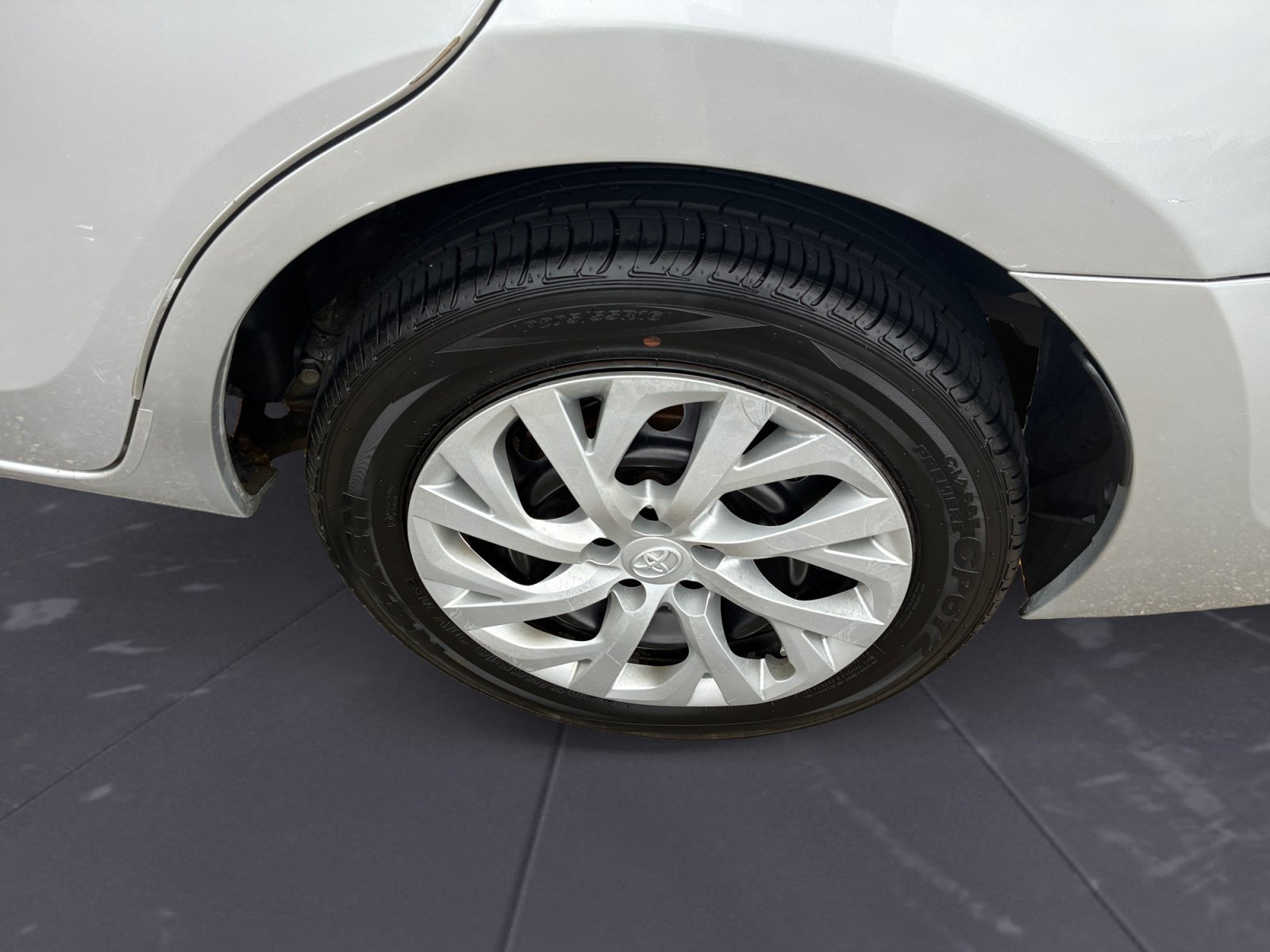 Used 2018 Classic Silver Metallic Toyota LE image 46