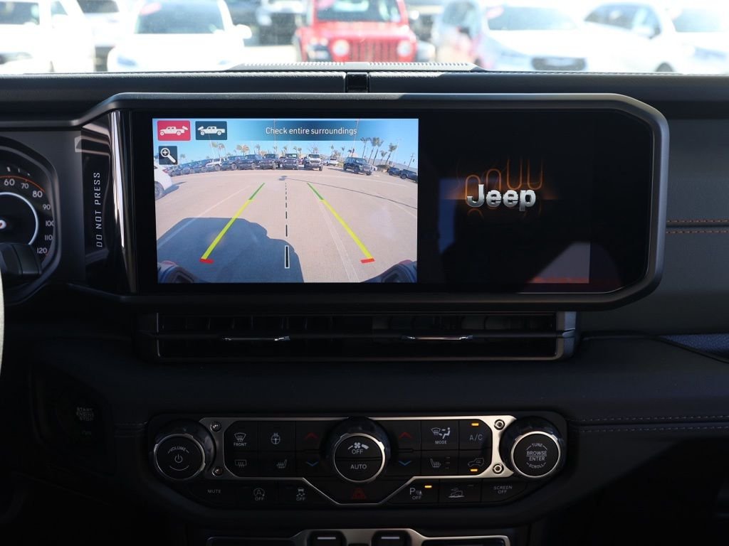 New 2026 Granite Crystal Metallic Clear-Coat Exterior Paint Jeep Mojave image 28