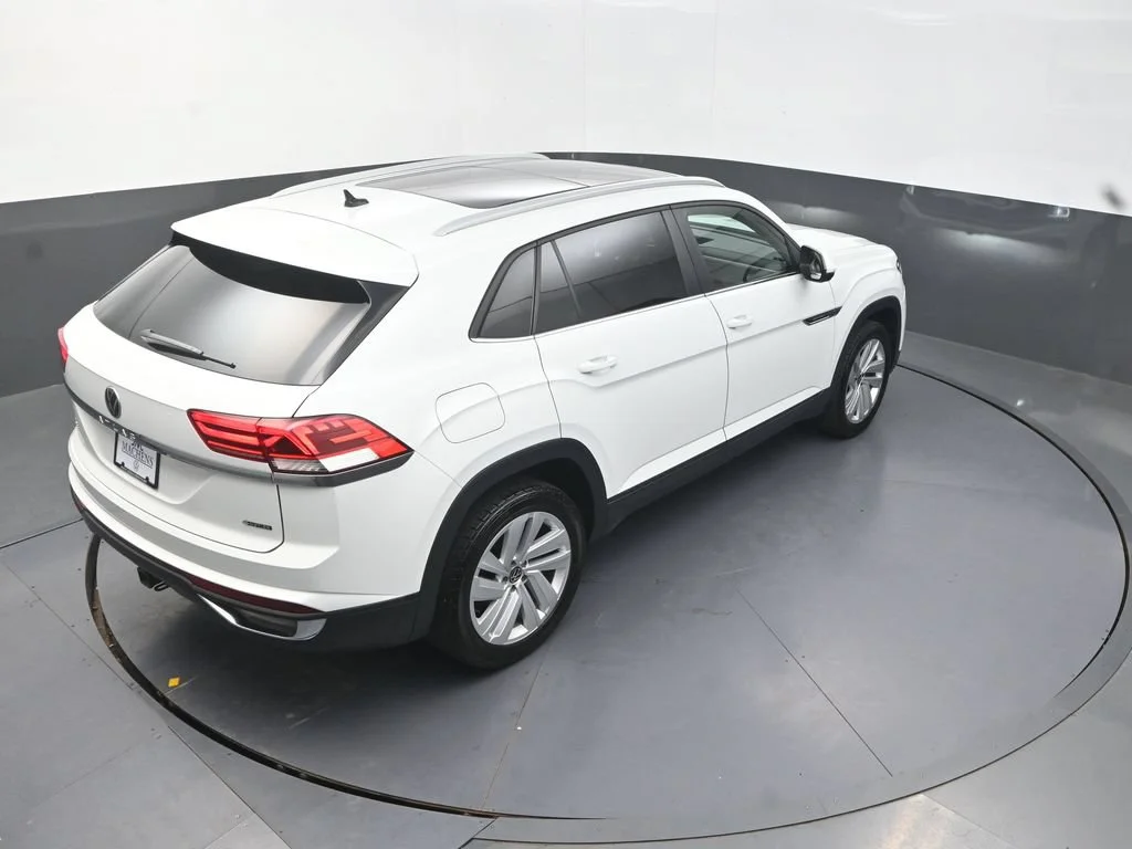 Used 2023 White Volkswagen 3.6L V6 SE w/Technology image 21