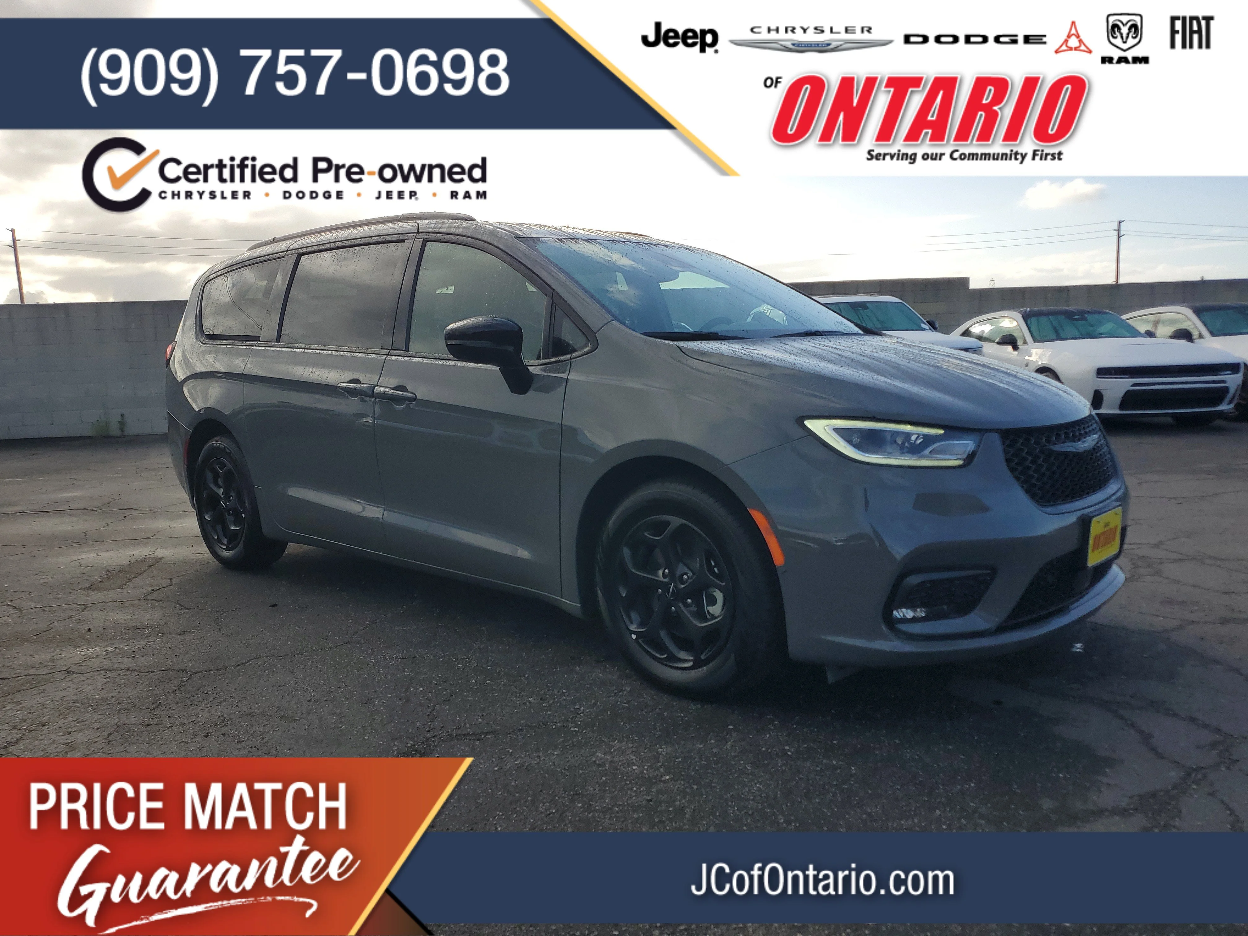 2025 Chrysler Pacifica Hybrid Select Premium S-Appearance PHEV's photo