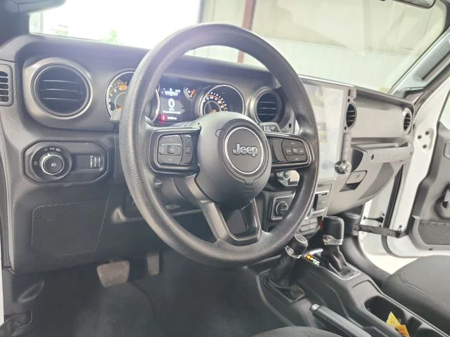 Used 2023 White Jeep Sport image 18