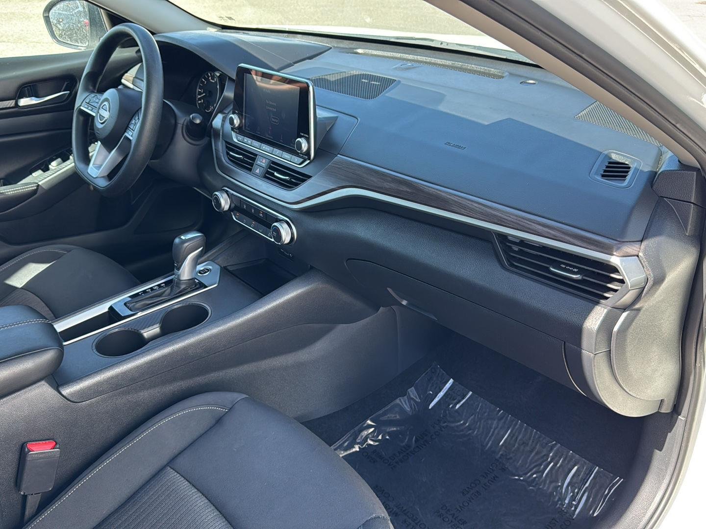 2025 Nissan Altima SV - Photo 3