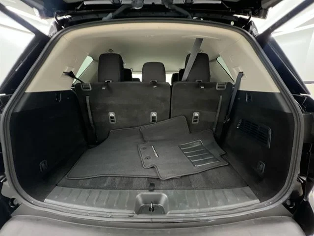 2025 Nissan Pathfinder SV - Photo 37