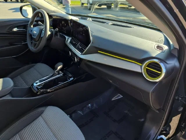 Used 2025 Black Chevrolet LT image 33
