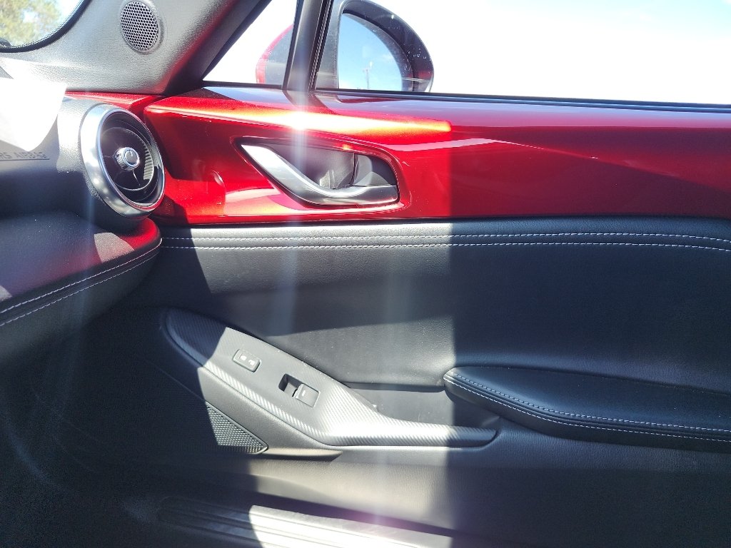 Used 2025 Soul Red Crystal Metallic Mazda Grand Touring image 29