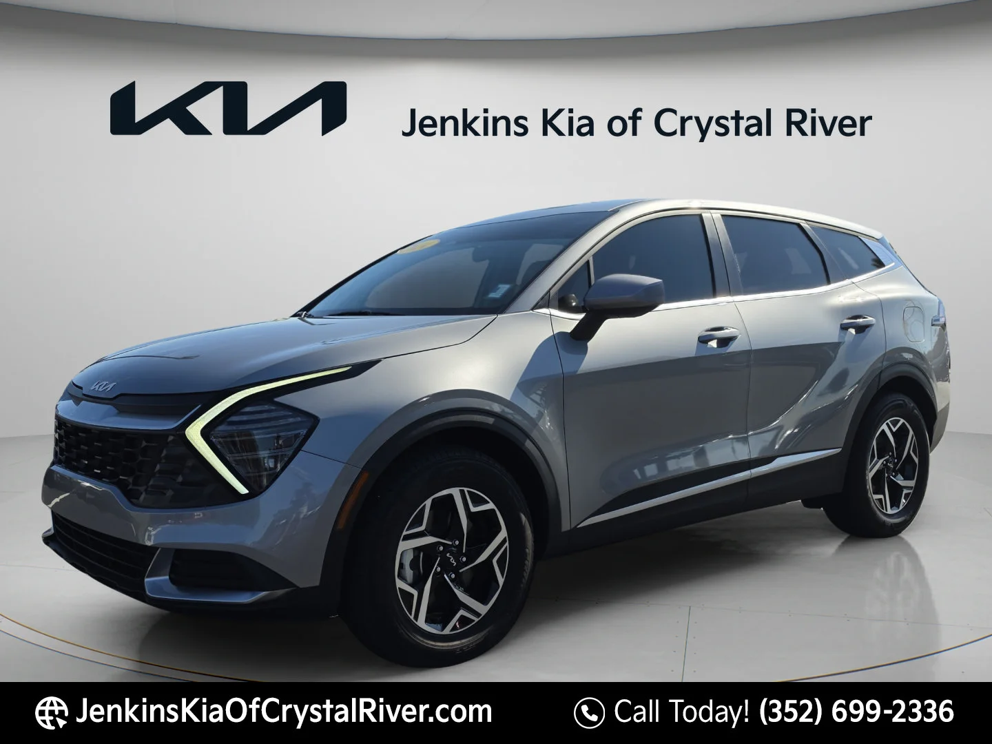Used 2025 Steel Gray Kia LX image 10