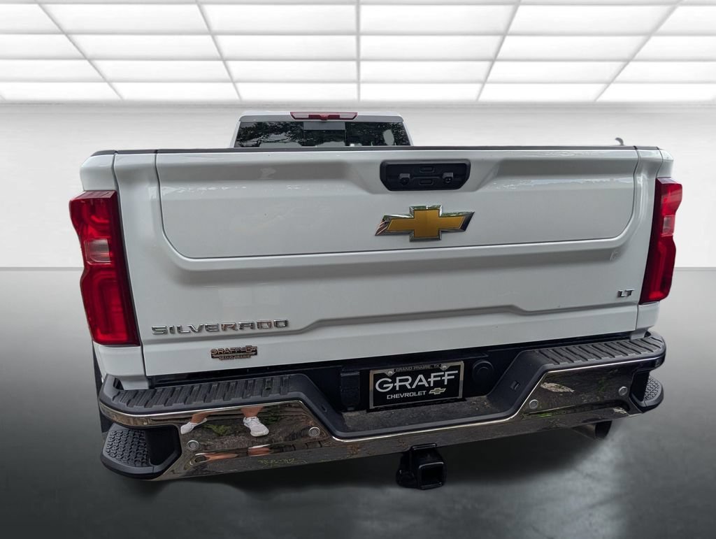 New 2026 Summit White Chevrolet LT DRW image 30