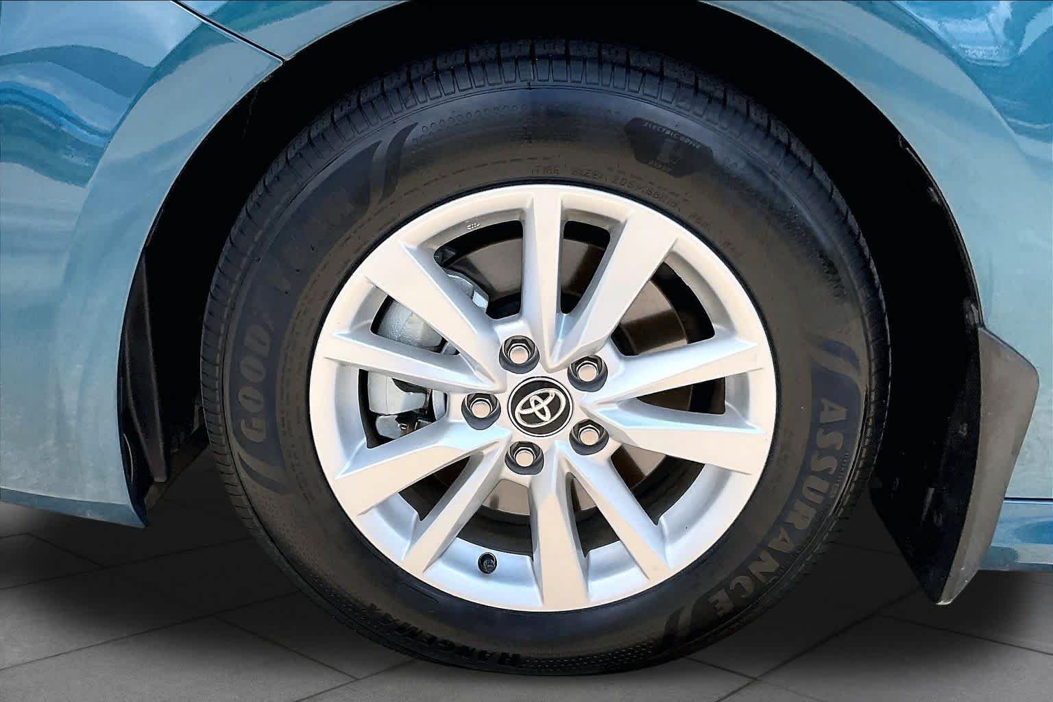 Used 2026 Ocean Gem Toyota LE image 11