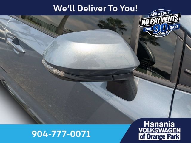 Used 2021  Toyota SE image 11