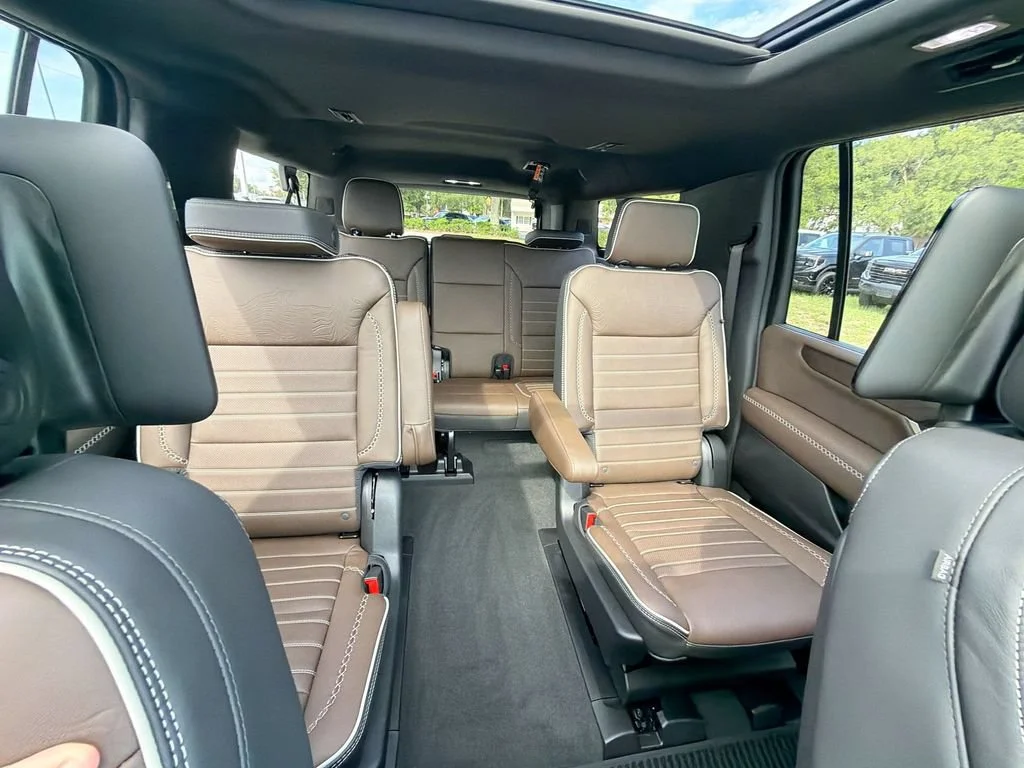 2026 GMC Yukon XL Denali Ultimate - Photo 13