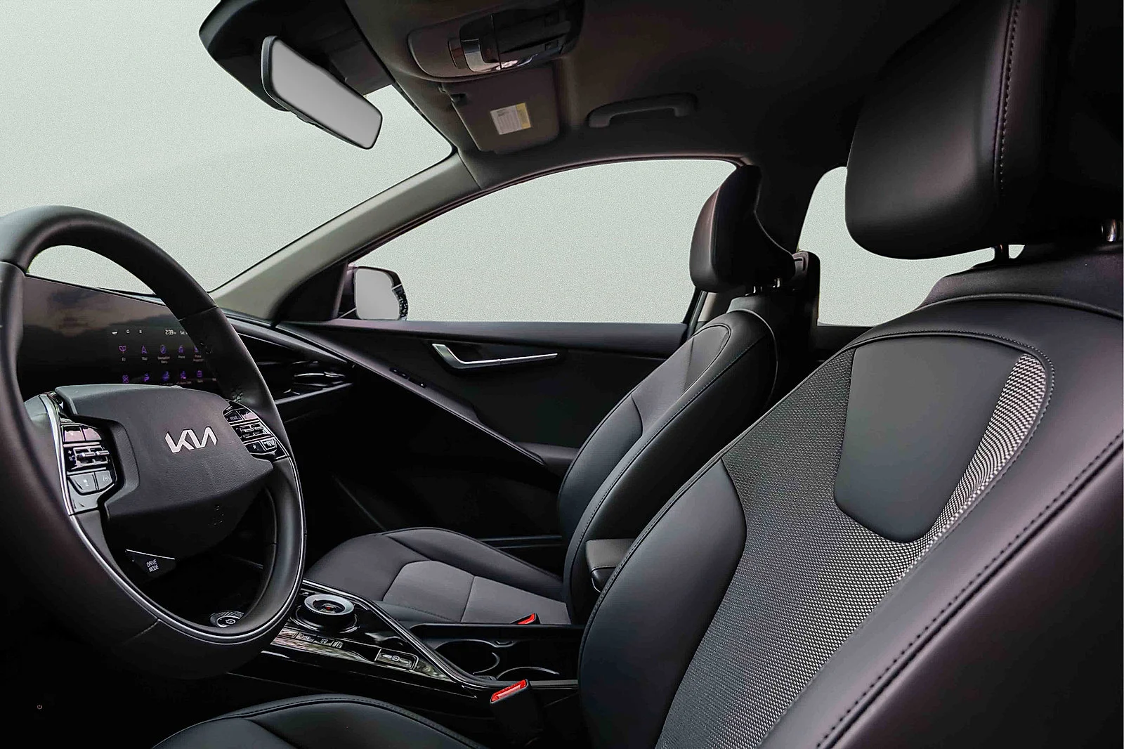Certified Used 2025 Interstellar Gray Kia Wind image 25