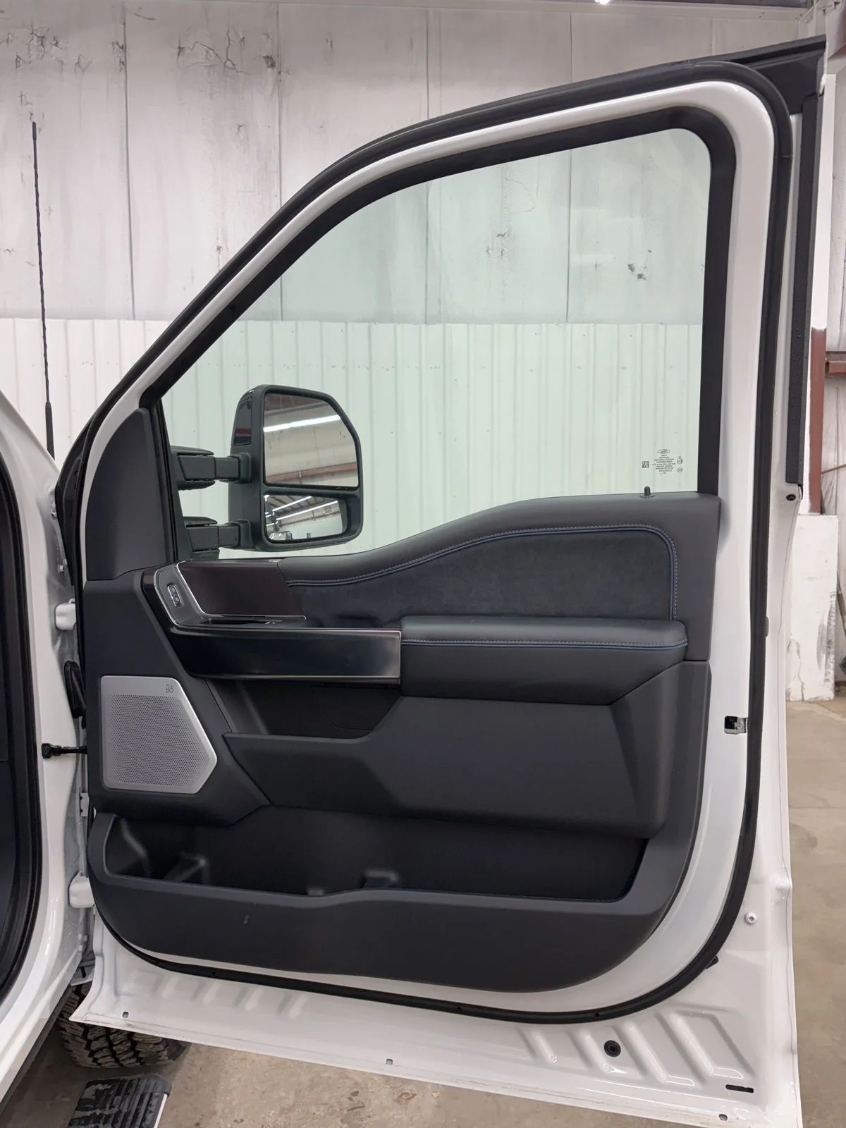 New 2026 Star White Metallic Tri-Coat Ford F-250® Platinum® image 18