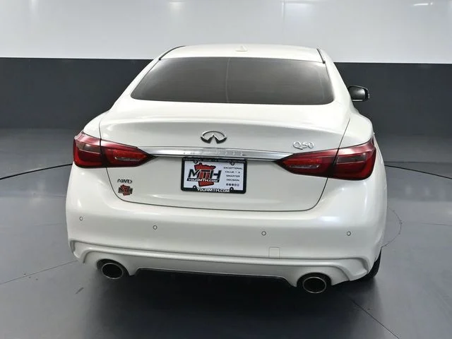 Certified Used 2024 White INFINITI LUXE image 4