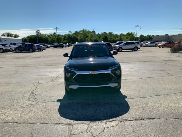 Certified Used 2025 Mosaic Black Metallic Chevrolet LT image 3