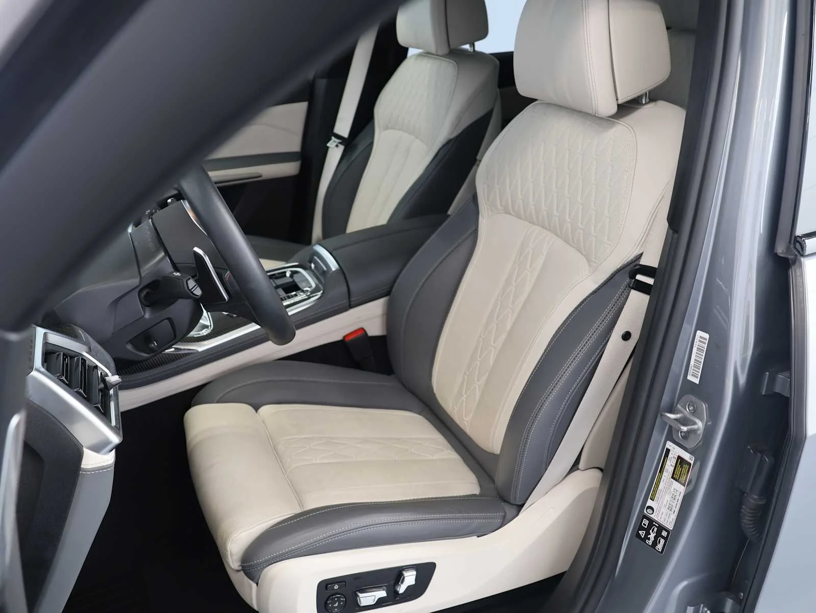 Certified Used 2025 Skyscraper Grey Metallic BMW M60i image 12