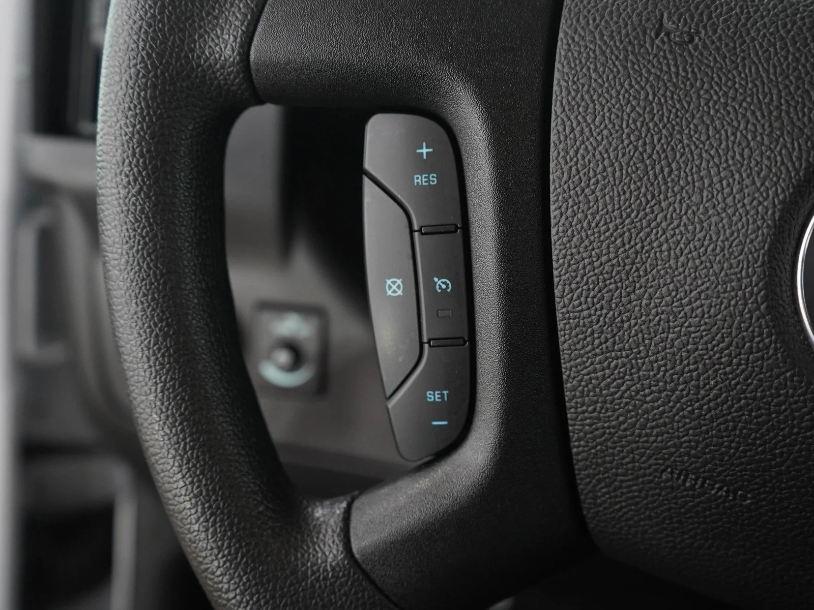 Used 2025 Summit White Chevrolet LT image 22