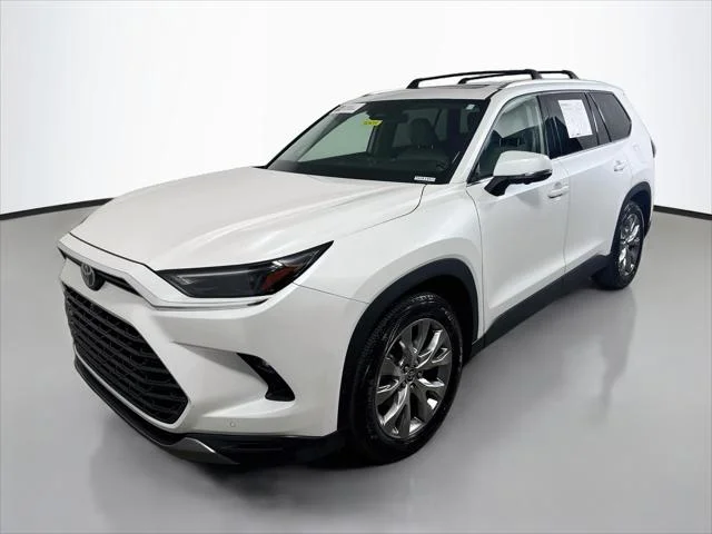 Certified Used 2024 WIND CHILL PEARL Toyota  image 3